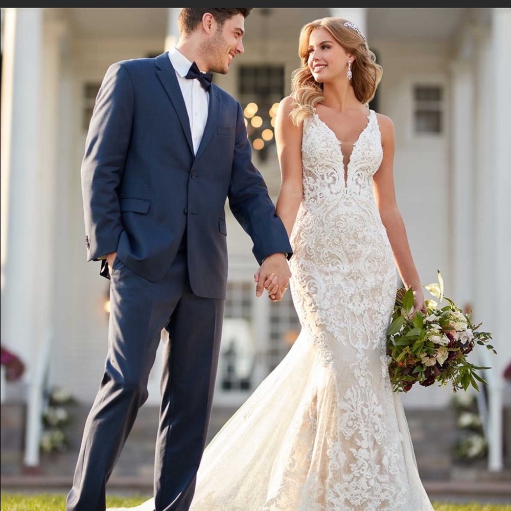 Martina Liana 1078 Wedding Dress lace. Ivory over ivory. size 10 w alterations